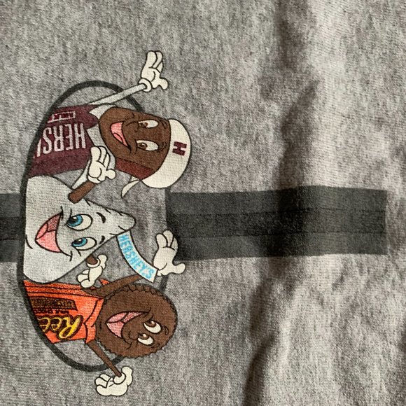 hershey's grey t-shirt - Picture 3 of 4